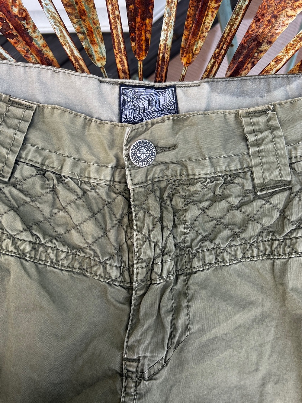 Affliction Olive Green Cargo Shorts Mens Size 32 Military Utility Y2K - Picture 4 of 13